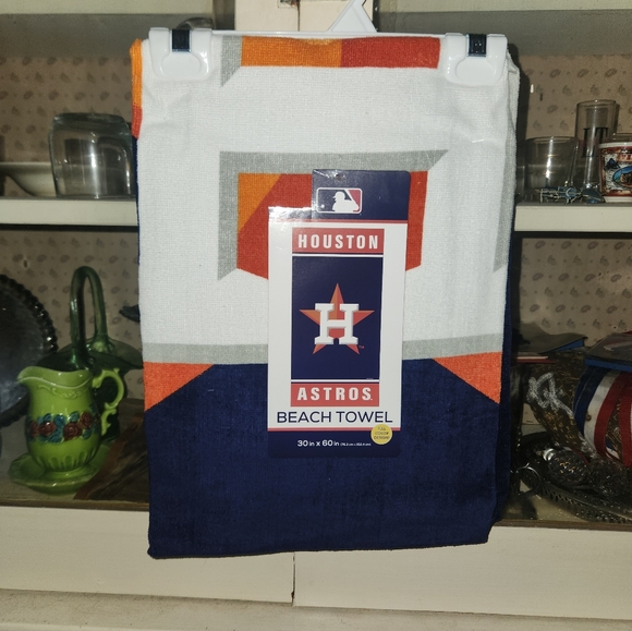 NWT Astros beach towel - Picture 1 of 2
